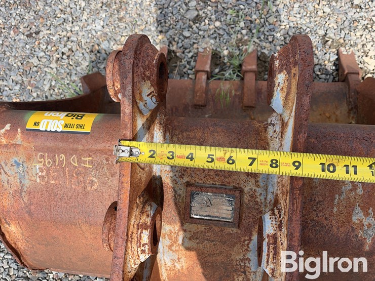 strickland-36"-backhoe-bucket-image-18