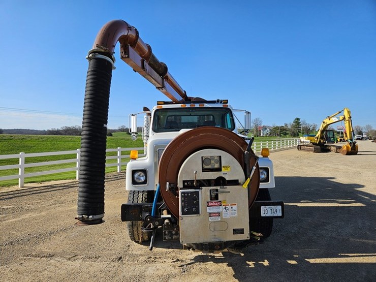 2001-vactor-2100-image-8
