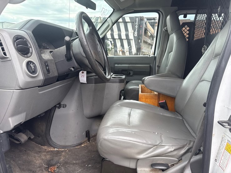 #24-•-2012-ford-van-image-27