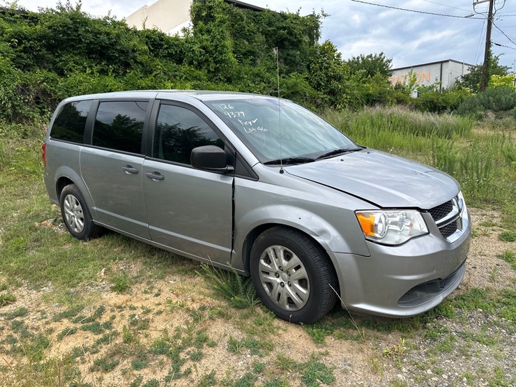 2013-dodge-grand-caravan-image-1