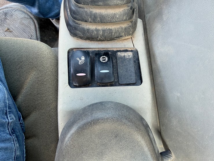 jcb-tm320-image-12