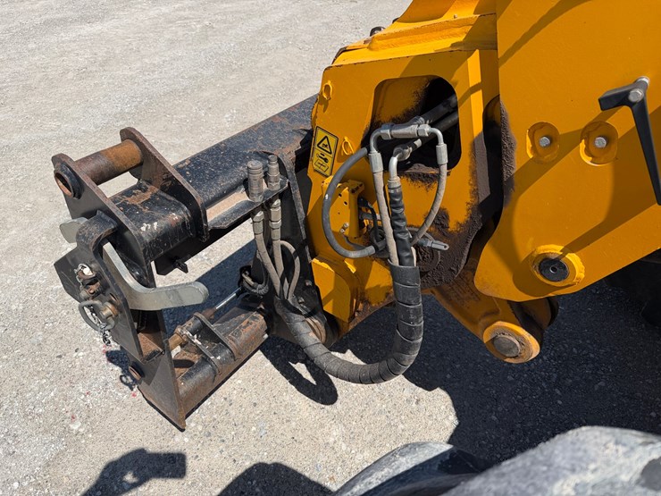 jcb-tm320-image-4