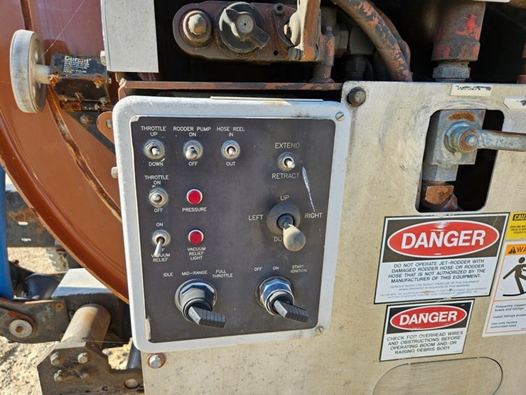 2001-vactor-2100-image-10