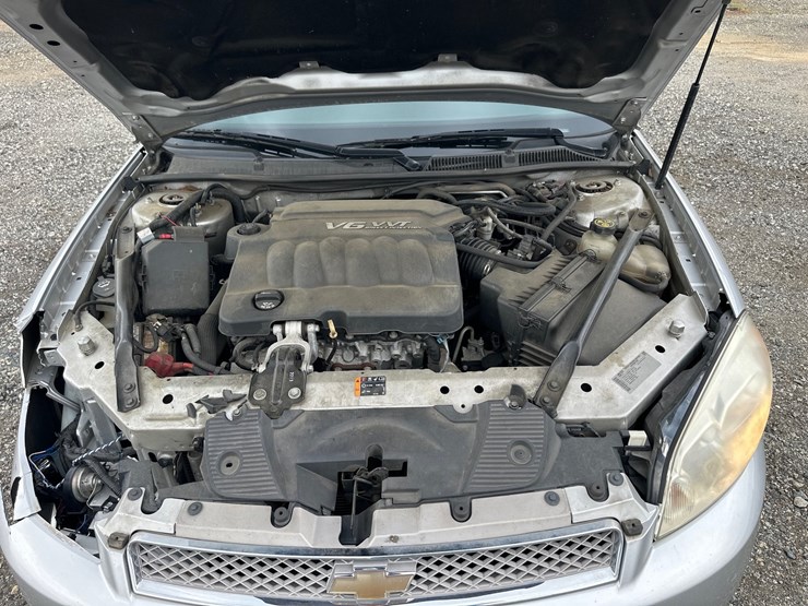 #32-•-2014-chevy-impala-image-29