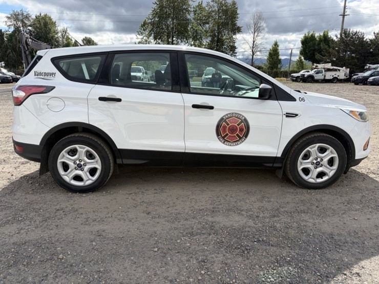 2017-ford-escape-image-3