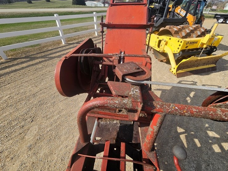 new-holland-276-image-60