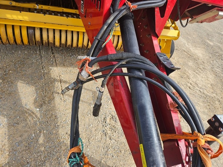 new-holland-br7090-image-11