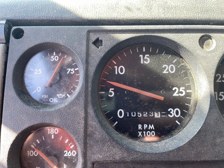 1999-freightliner-fl80-image-73