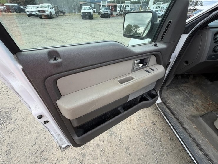 2009-ford-f150-xl-image-25