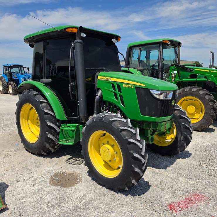2023 JOHN DEERE 5067E