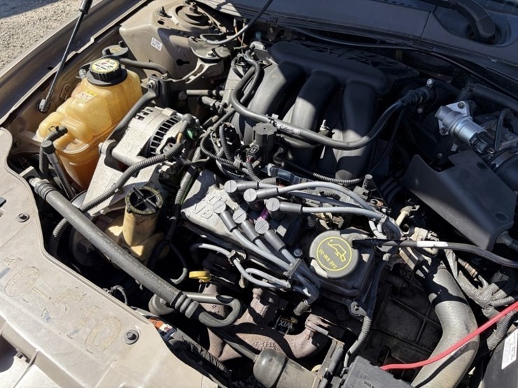 2005-ford-taurus-se-sedan-image-12