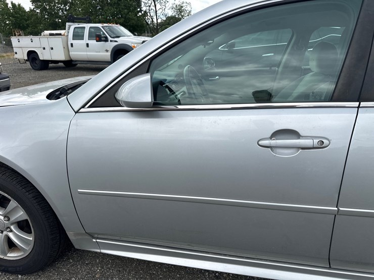 #32-•-2014-chevy-impala-image-14