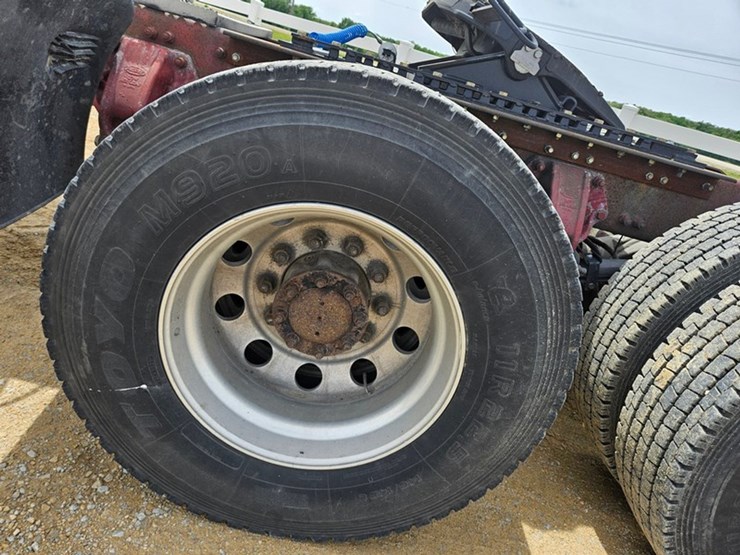 2006-peterbilt-379-image-60