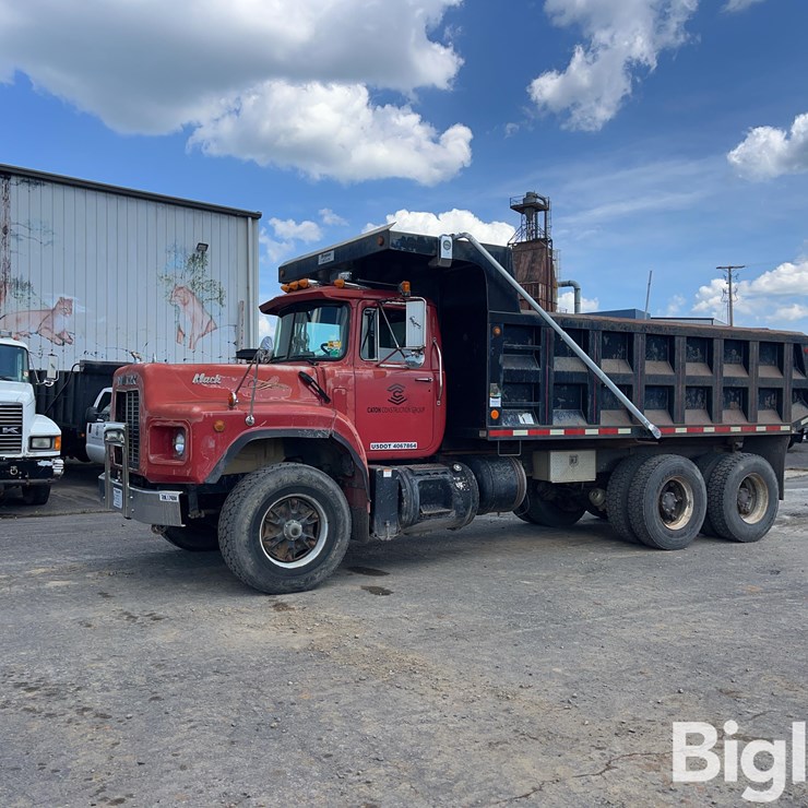 1992 MACK RB690S