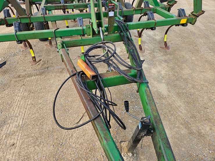 john-deere-28-image-11