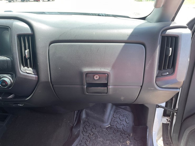 #1324-•-2017-gmc-sierra-pickup-truck-has-mn-title)-image-34