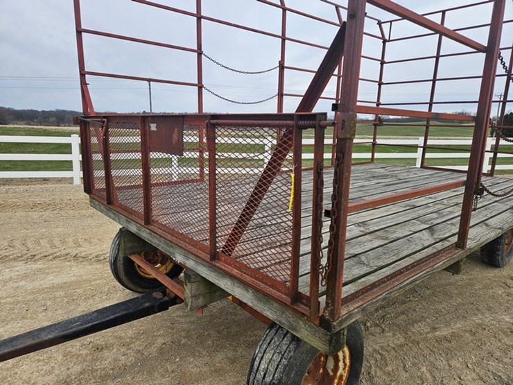 #5215-•-bale-wagon-minnesota-gear-image-15