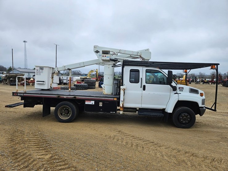 2003-gmc-5500-image-6