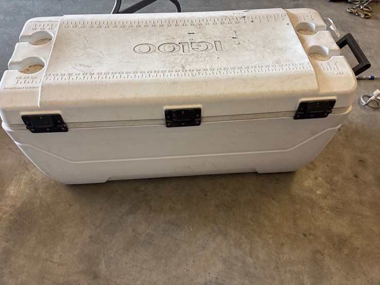 #4071-•-large-igloo-ice-chest-image-3