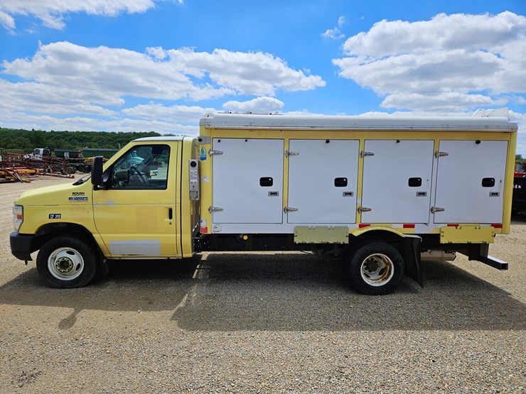 2018-ford-e450-image-2