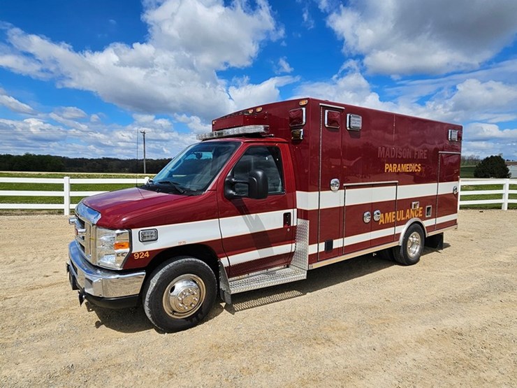 2016-ford-e450-image-1