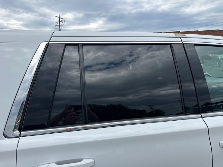 2018-chevrolet-tahoe-image-10