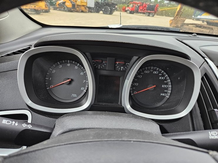 2014-chevrolet-equinox-lt-image-23
