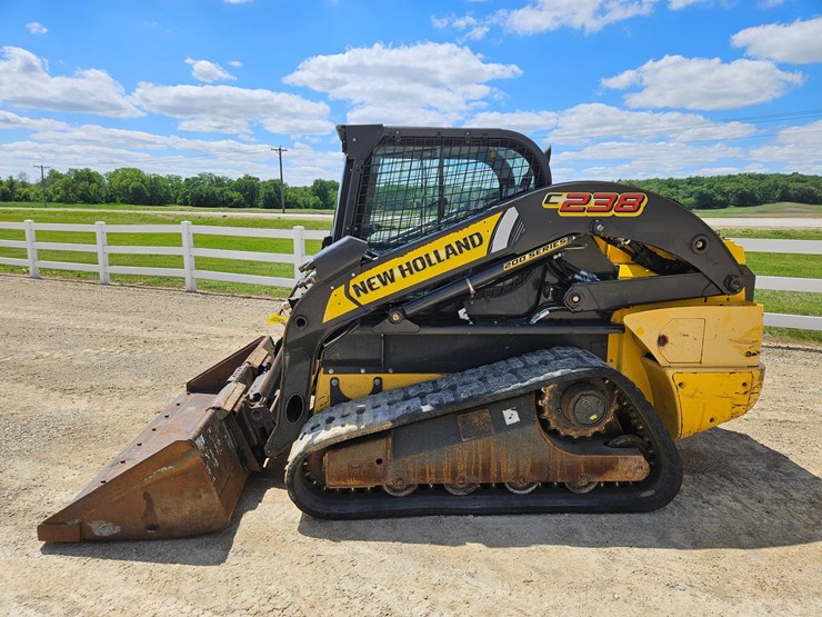 new-holland-c238-image-2
