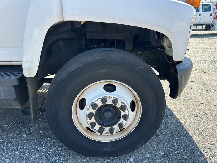 #11-•-2007-chevy-c8500-service-truck-image-18