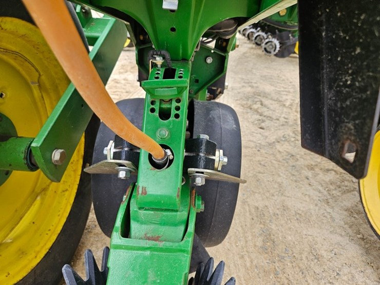 john-deere-7200-image-88