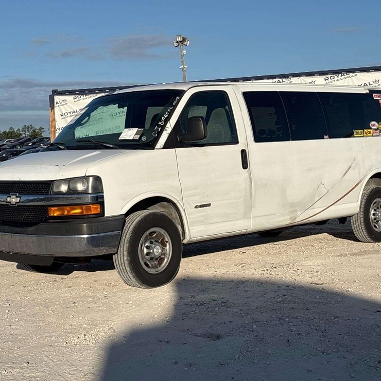 2004 CHEVROLET EXPRESS 3500