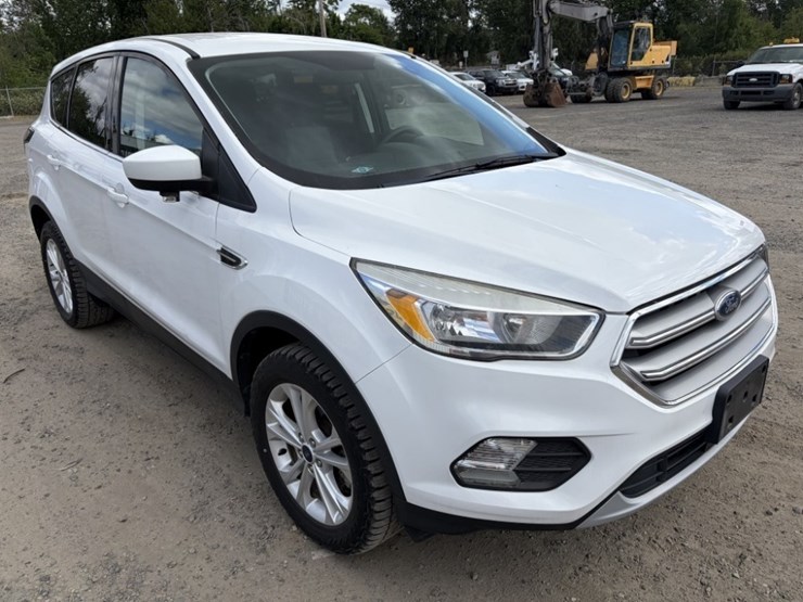 2017-ford-escape-image-2