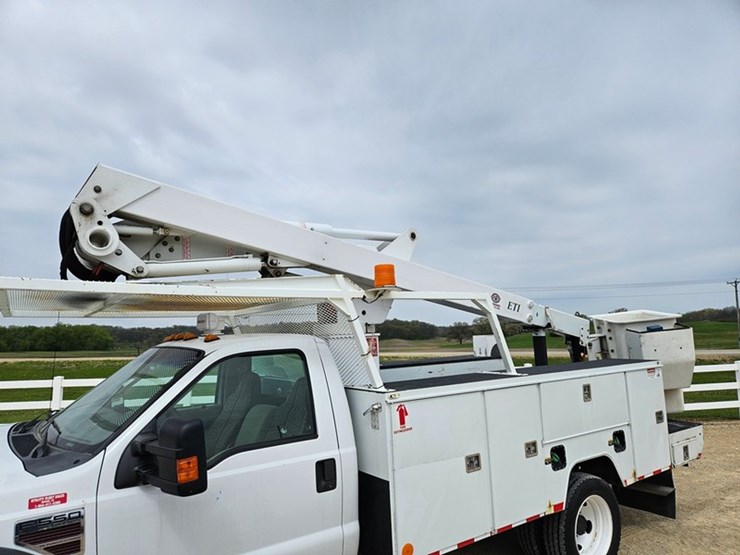 2008-ford-f550-image-9