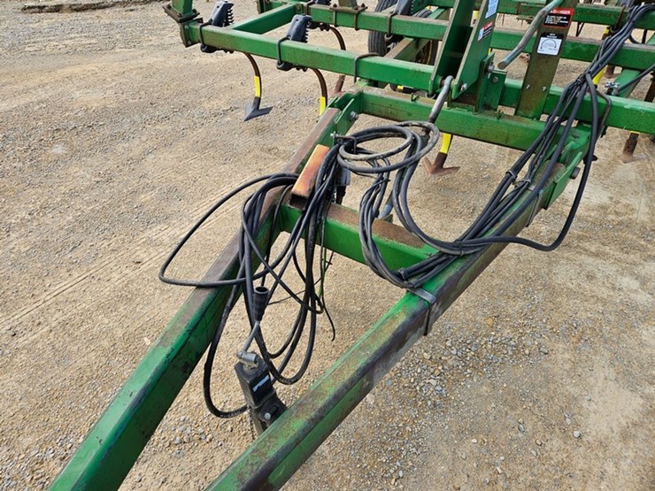 john-deere-28-image-12