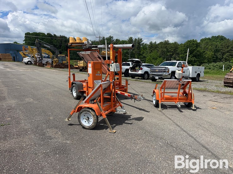2014-north-america-traffic-ptl2.4x-portable-traffic-light-image-3