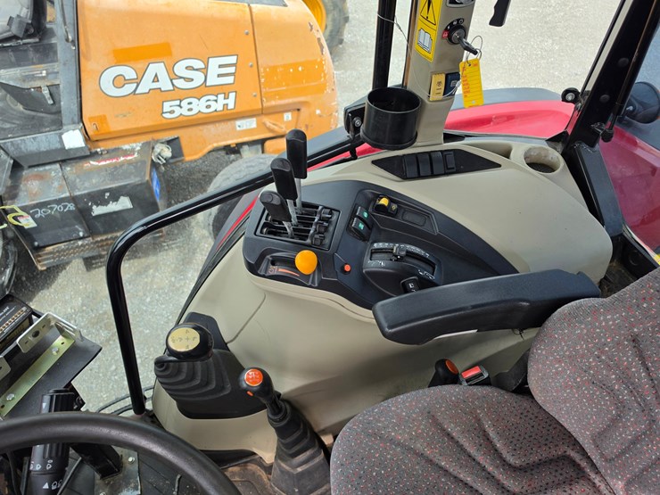 2018-massey-ferguson-5710-image-12
