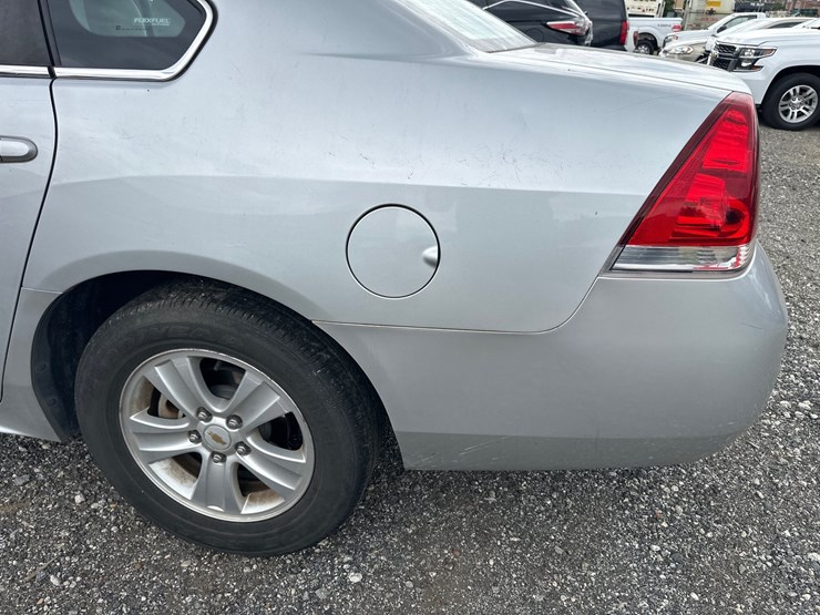 #32-•-2014-chevy-impala-image-16