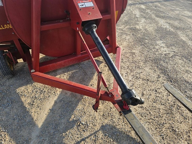 new-holland-f62b-image-10