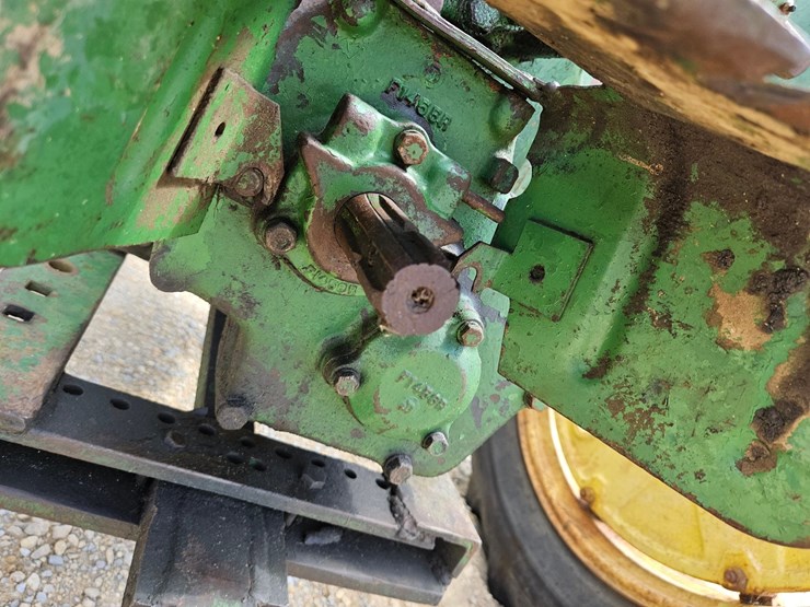 john-deere-70-image-18