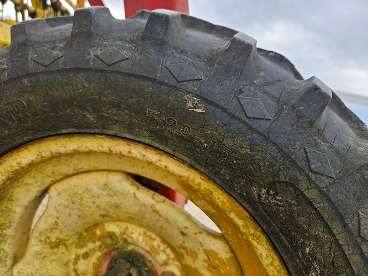 new-holland-256-image-21