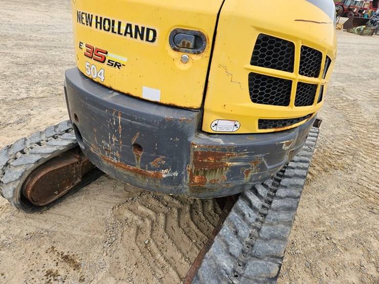new-holland-e35sr-image-22