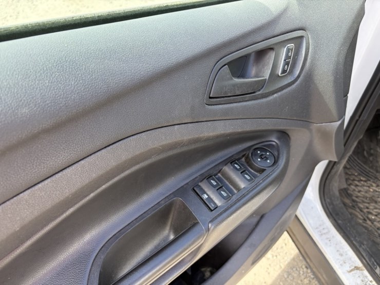 2015-ford-escape-image-24