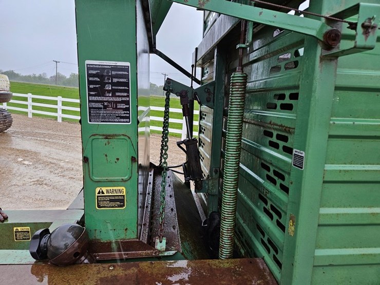 john-deere-100-image-13