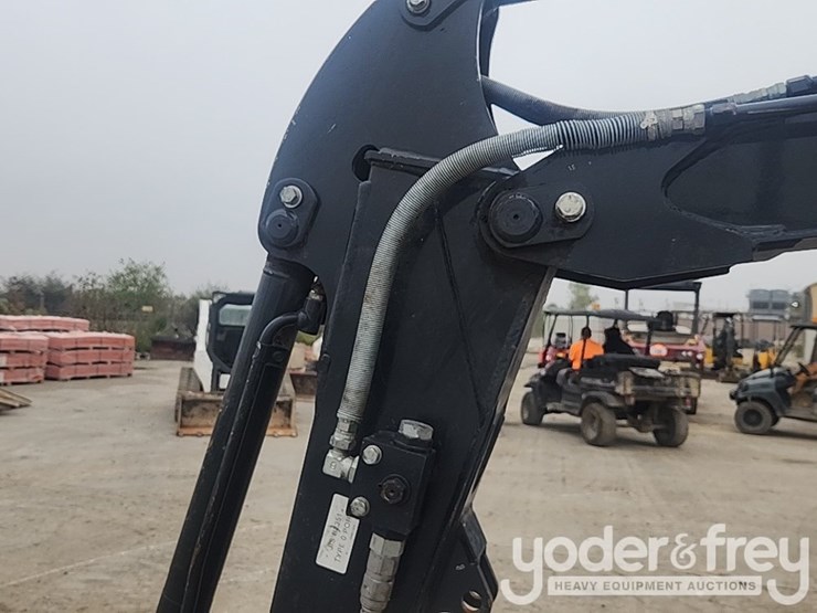2022-deere-26g-image-19