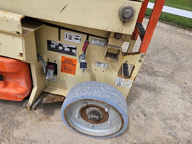 2015-jlg-2632es-image-12