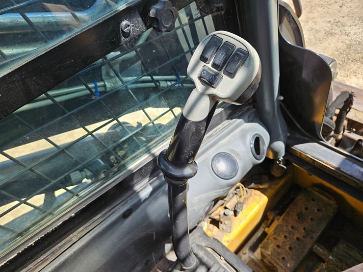 new-holland-c238-image-25