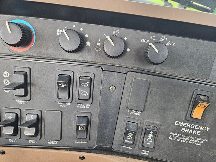 john-deere-4700-image-79