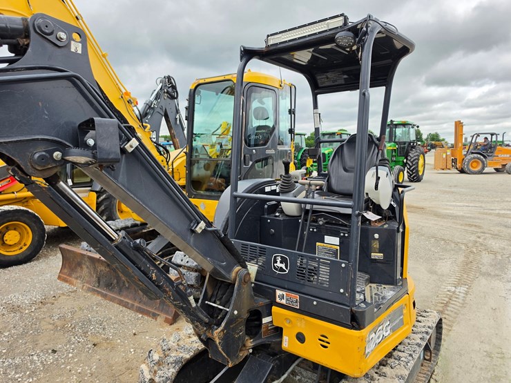 2018-deere-26g-image-4