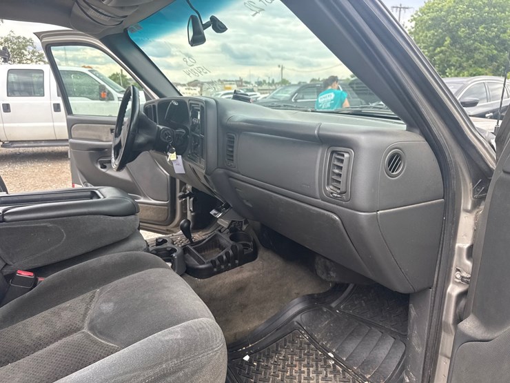 2003-chevrolet-1500-image-41
