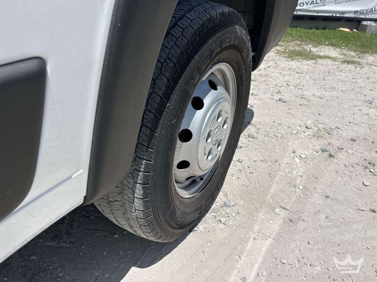 2023-ram-promaster-1500-image-29